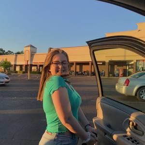 Meet your Posher, Kayla